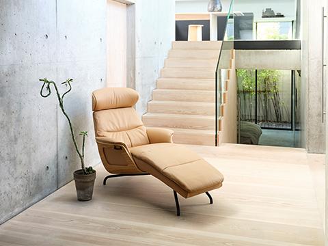 Clement - Walnut Chaise Lounge